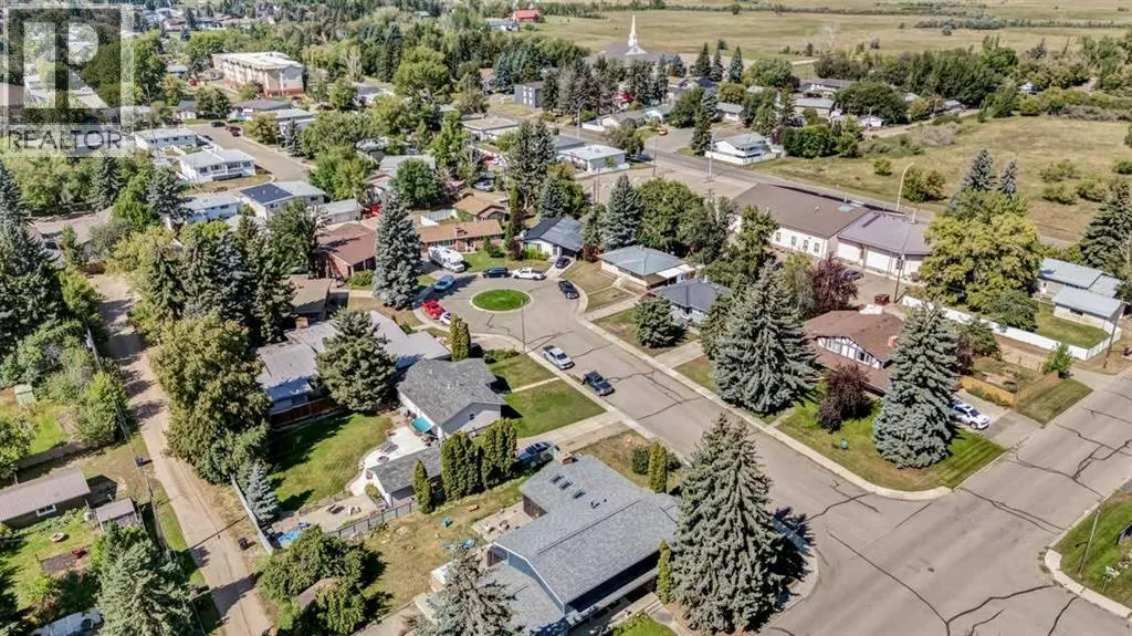 35 Laurel Place W