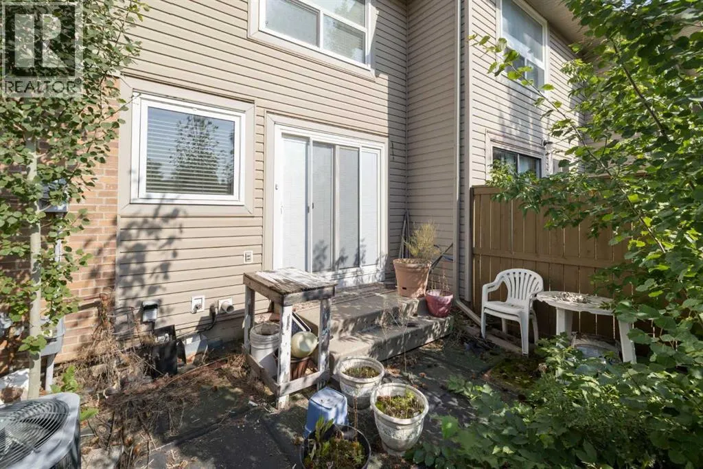 66, 123 Queensland Drive SE