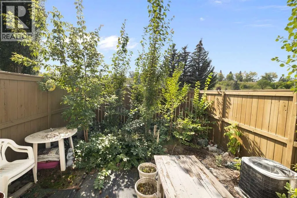 66, 123 Queensland Drive SE