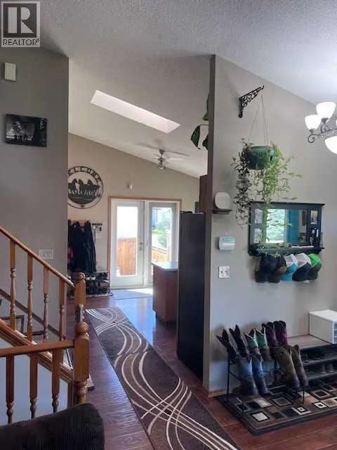 98 Westview Crescent