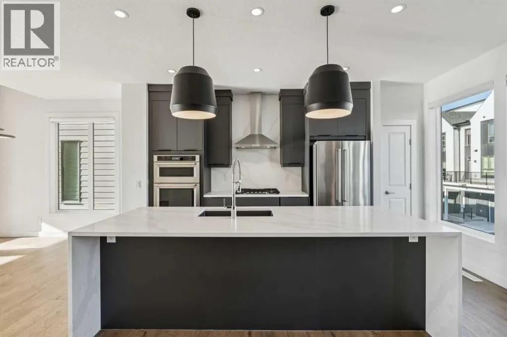 228 Sovereign Common SW