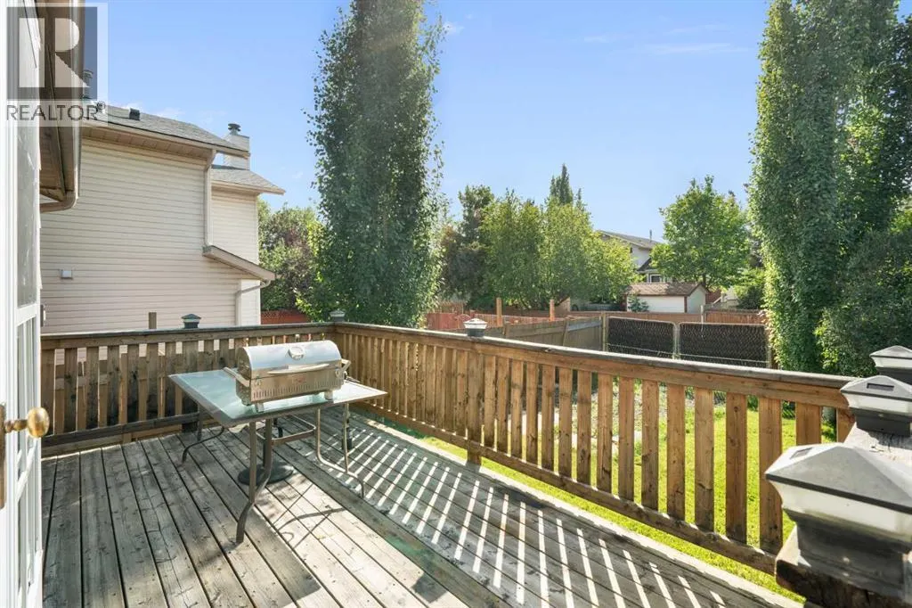 136 Sunvista Close SE