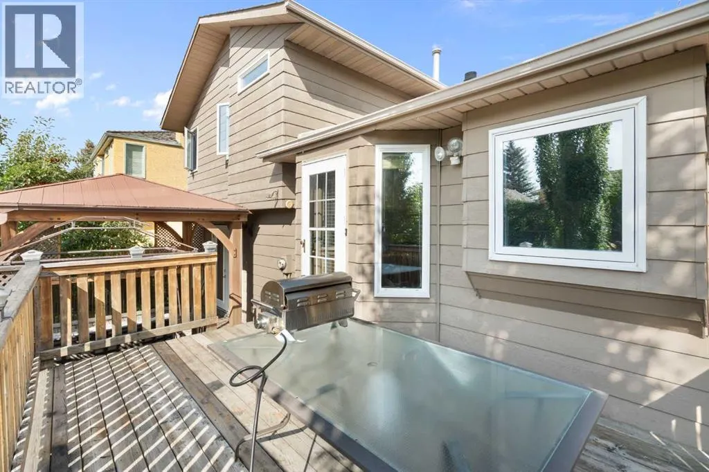 136 Sunvista Close SE