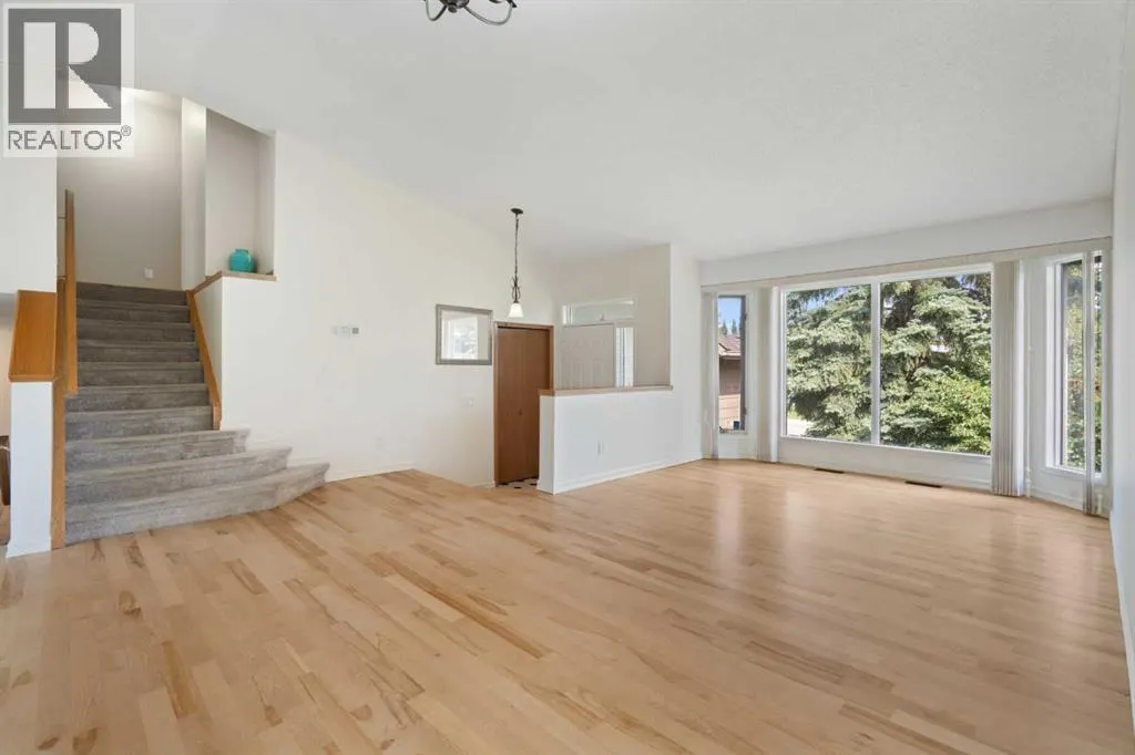 136 Sunvista Close SE