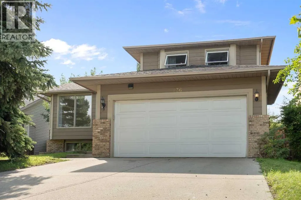 136 Sunvista Close SE
