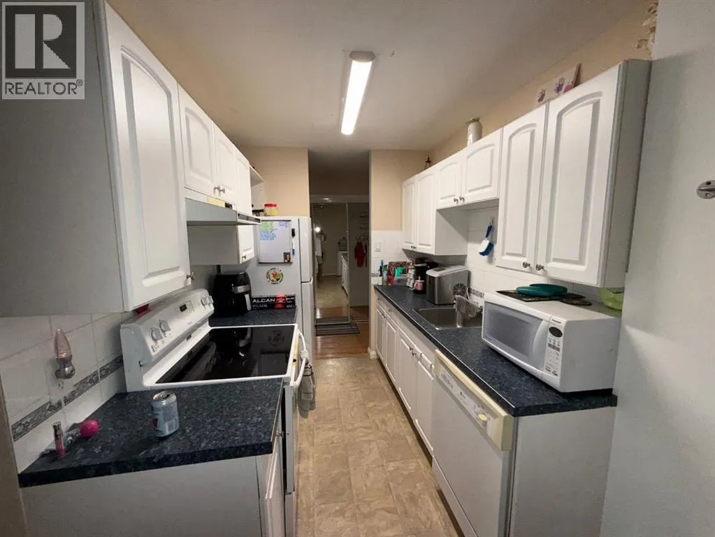 #210, 855 Columbia Boulevard W