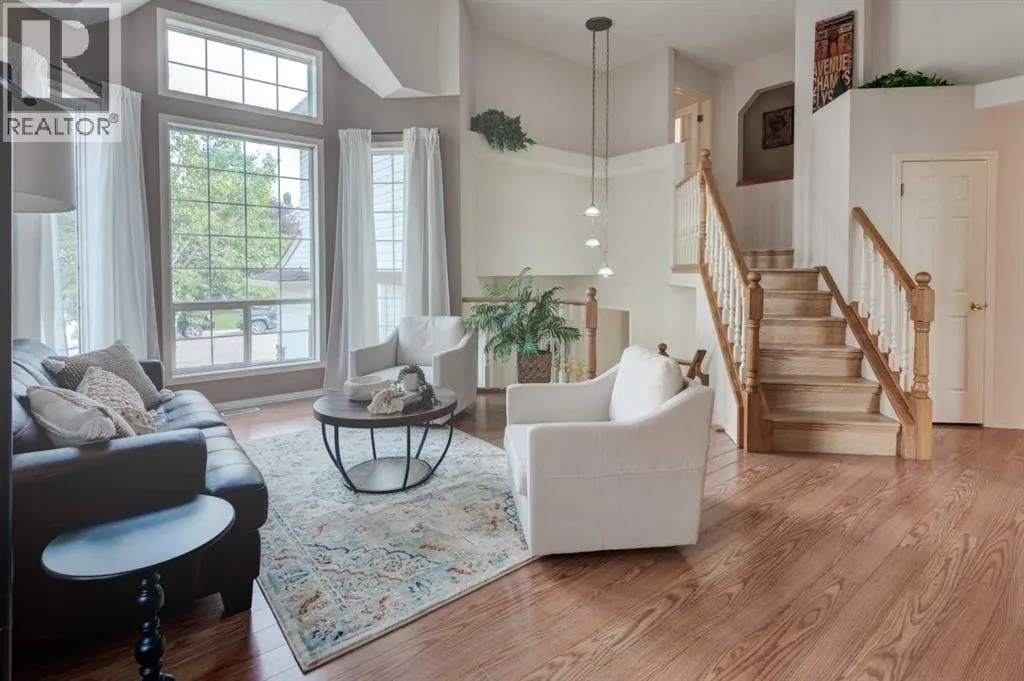 238 Mt Douglas Circle SE
