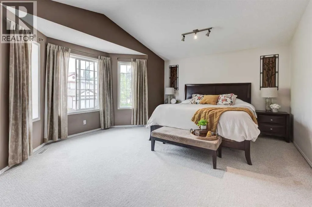 238 Mt Douglas Circle SE