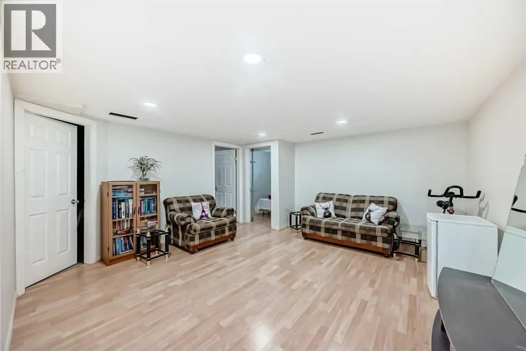 407 Citadel Meadow Bay NW