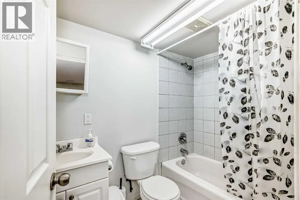 407 Citadel Meadow Bay NW