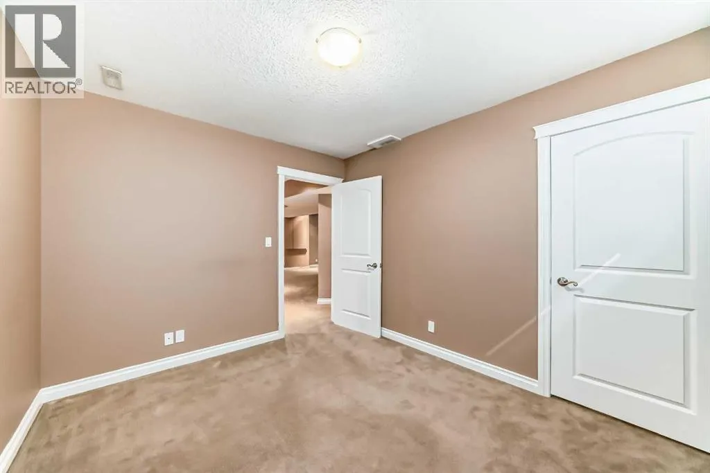 102 WEST CREEK Mews