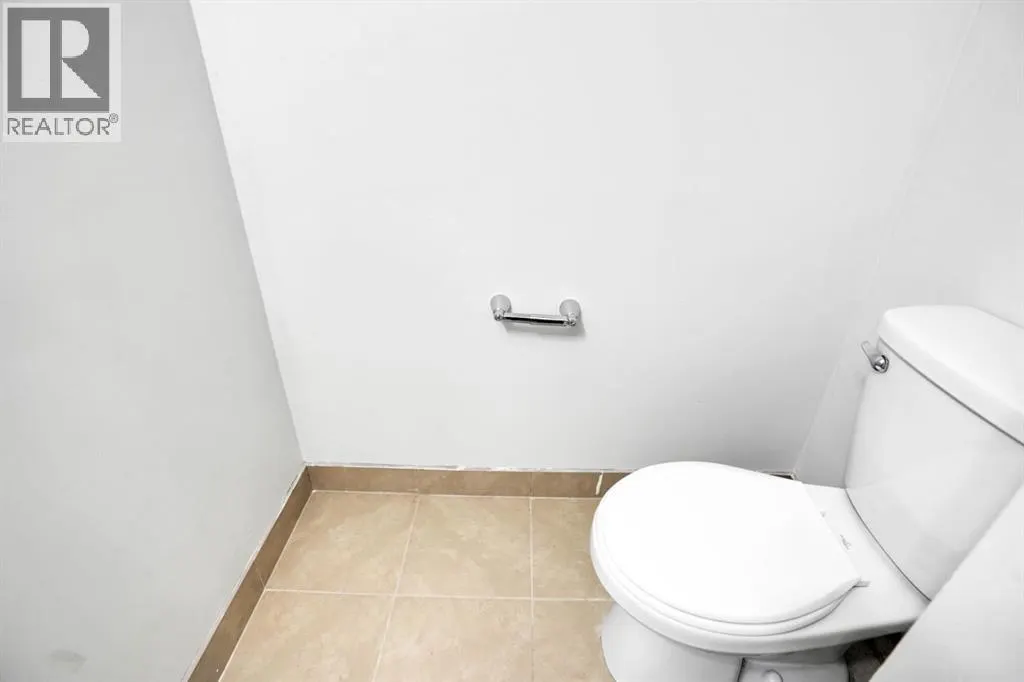 104 castlegreen Close NE