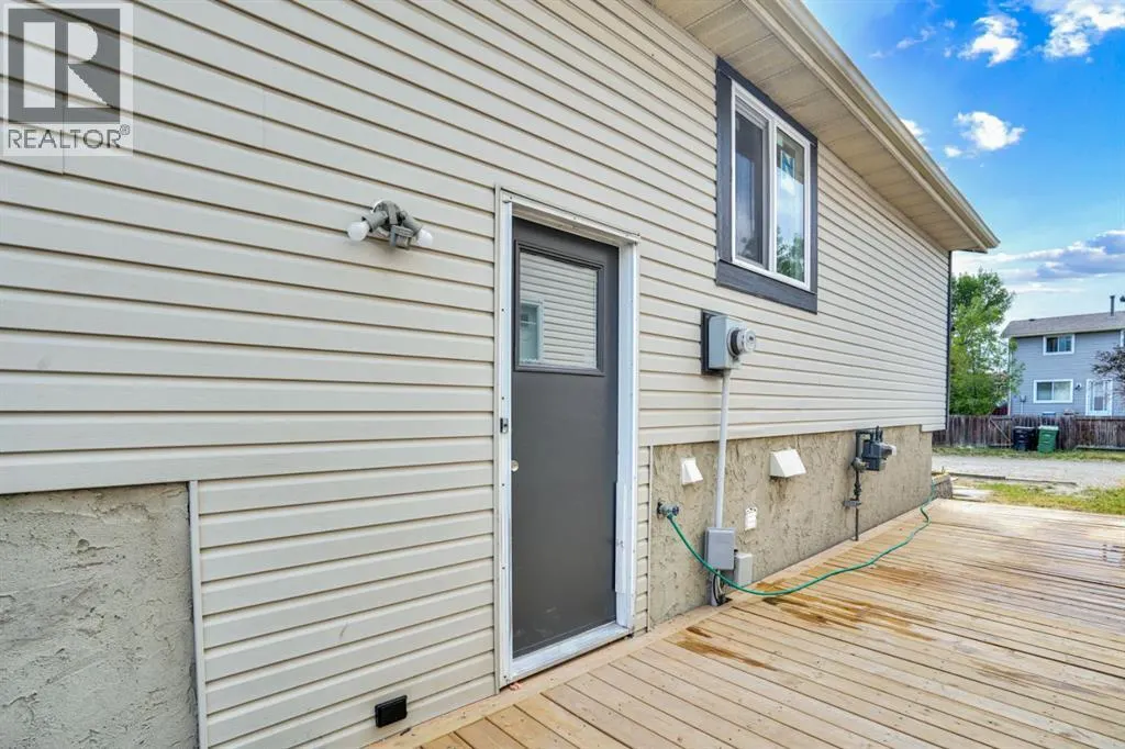 104 castlegreen Close NE