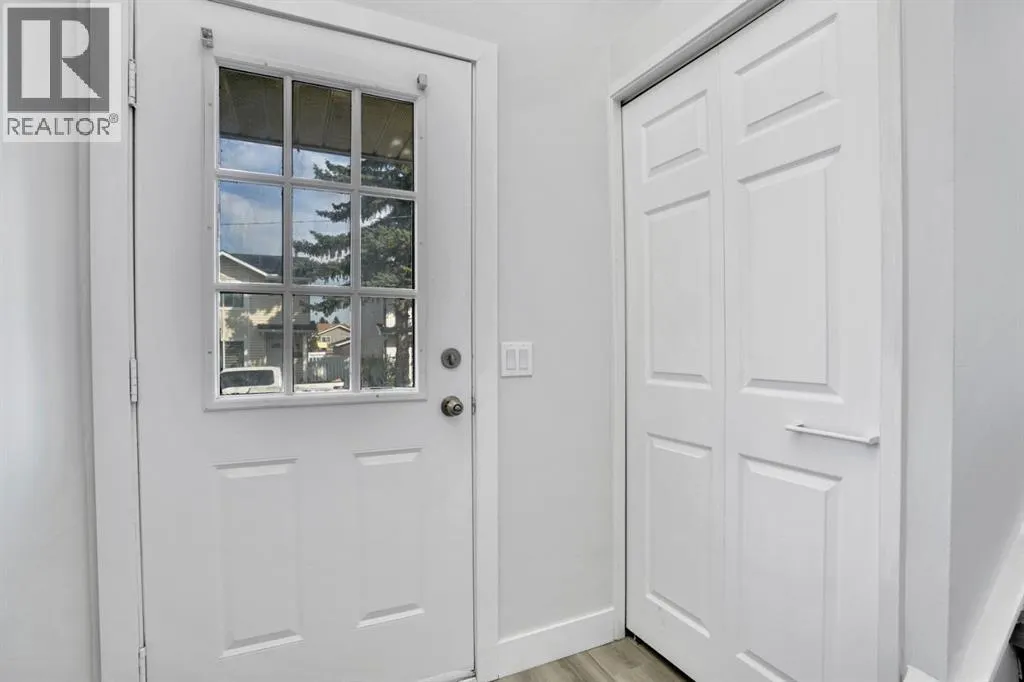 104 castlegreen Close NE