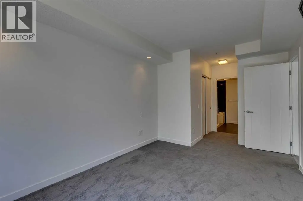 107, 25 Aspenmont Heights SW