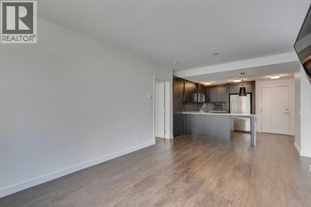 107, 25 Aspenmont Heights SW