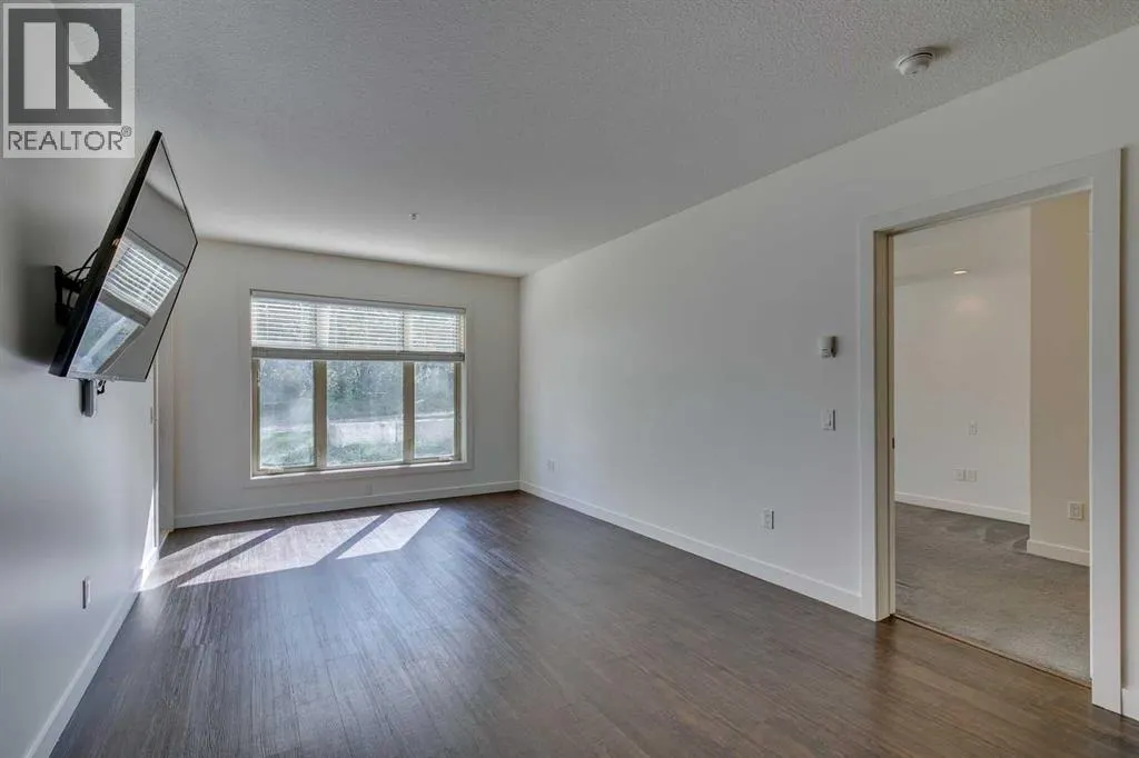 107, 25 Aspenmont Heights SW
