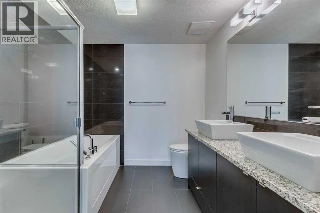 107, 25 Aspenmont Heights SW