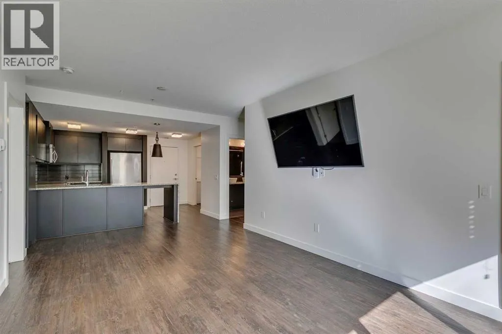 107, 25 Aspenmont Heights SW