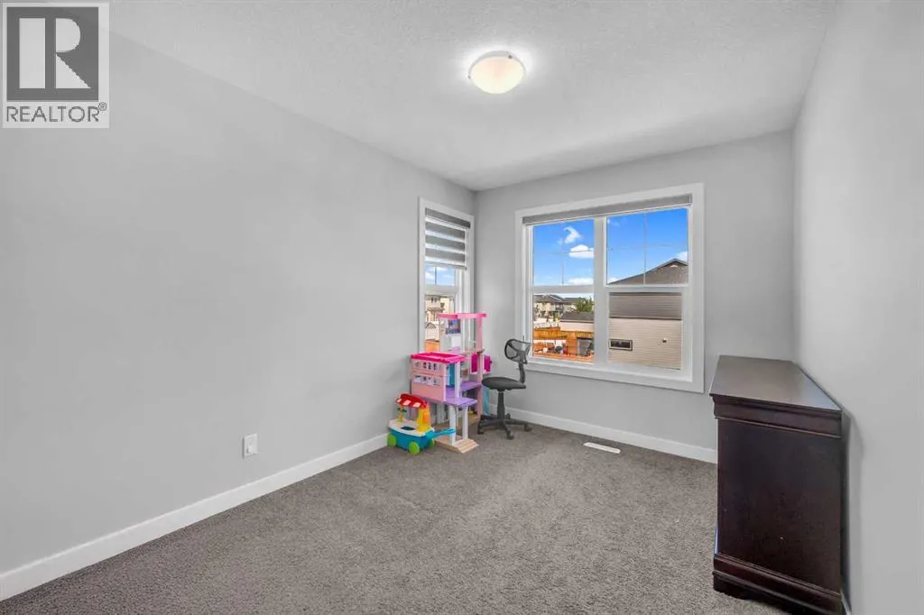 156 Cornerbrook Common NE