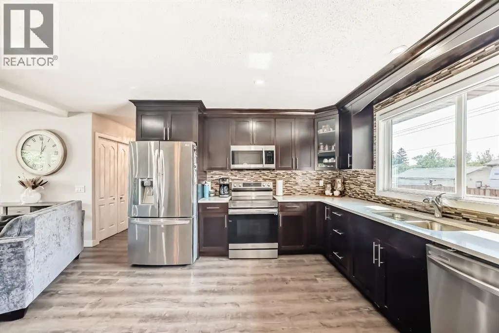5107 Rundleview Road NE