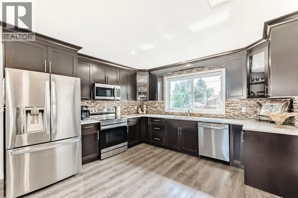 5107 Rundleview Road NE