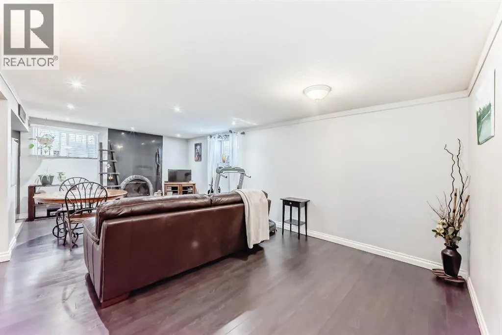 5107 Rundleview Road NE