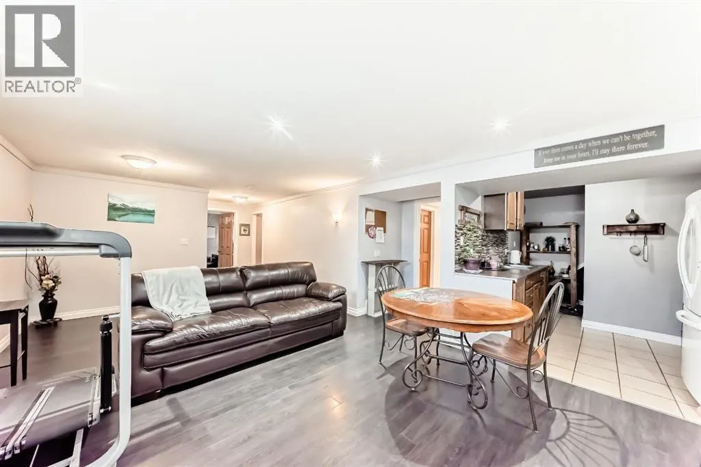 5107 Rundleview Road NE