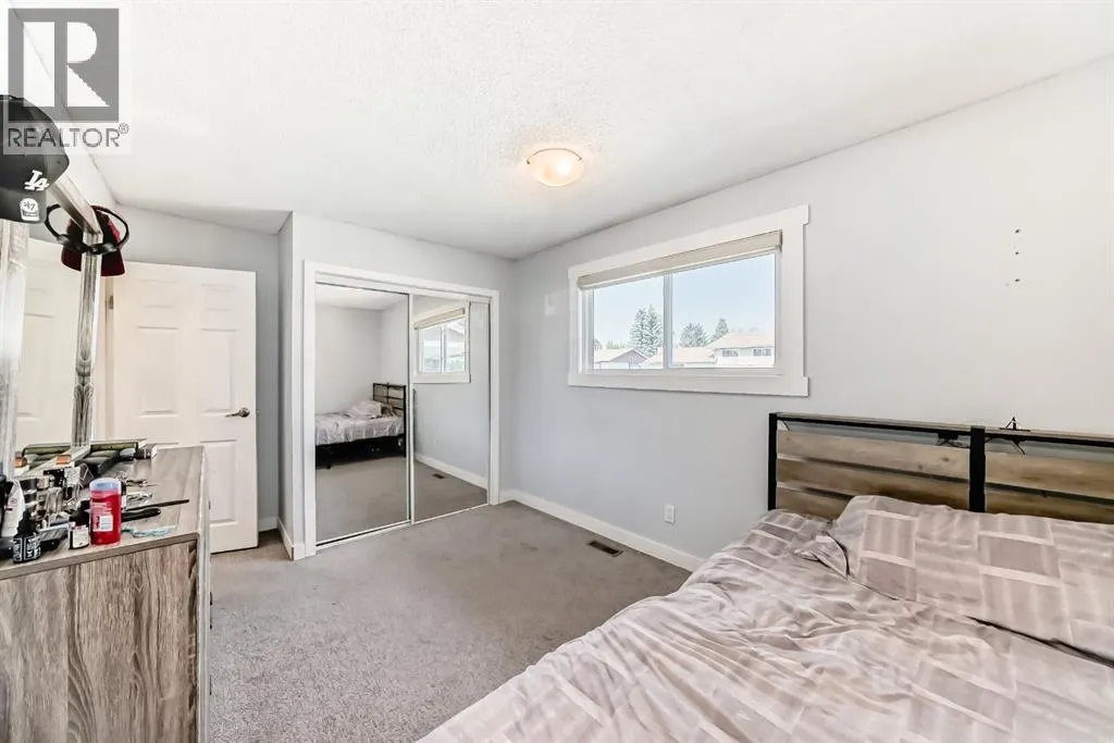 5107 Rundleview Road NE