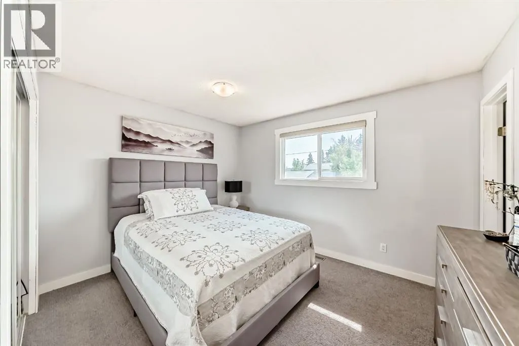 5107 Rundleview Road NE