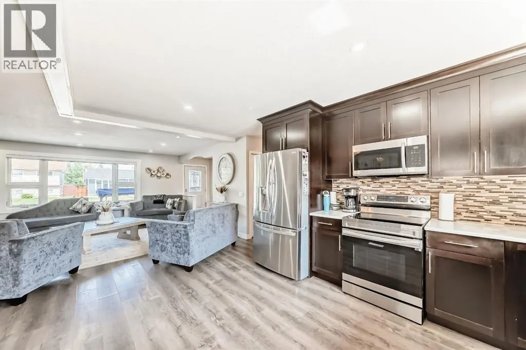 5107 Rundleview Road NE