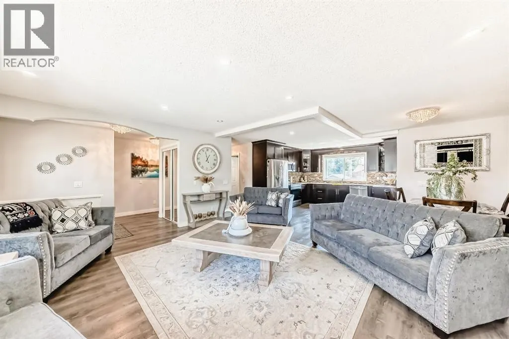 5107 Rundleview Road NE