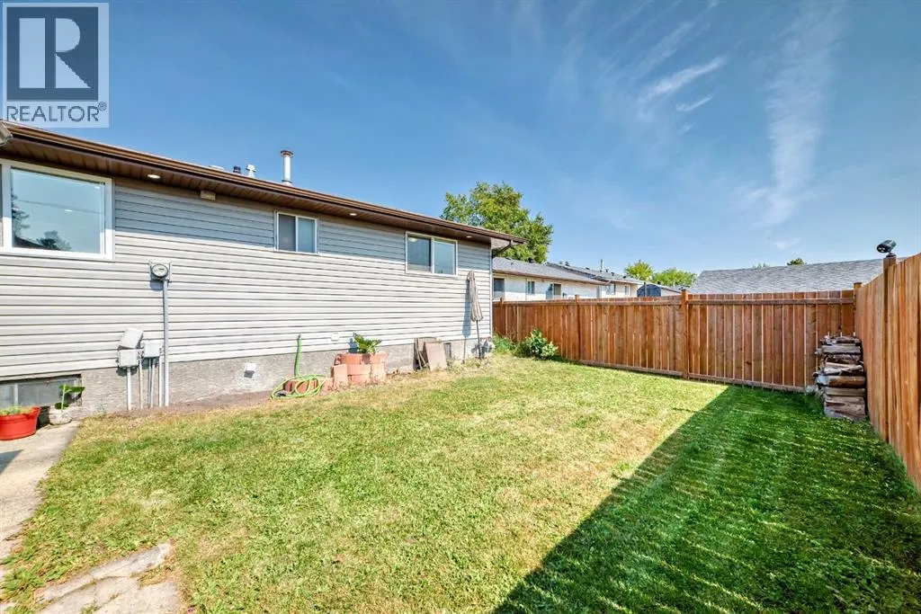 5107 Rundleview Road NE