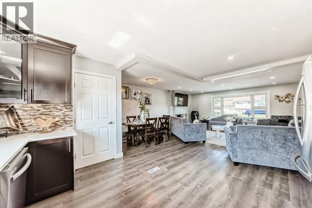 5107 Rundleview Road NE