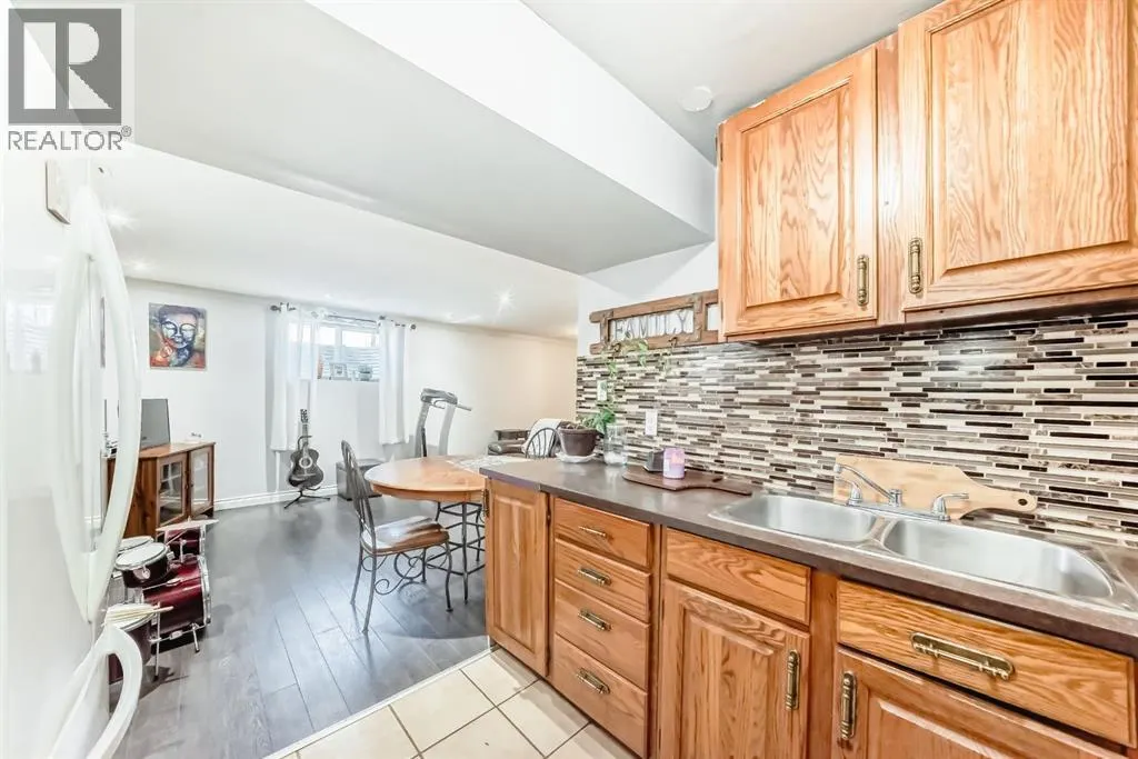 5107 Rundleview Road NE