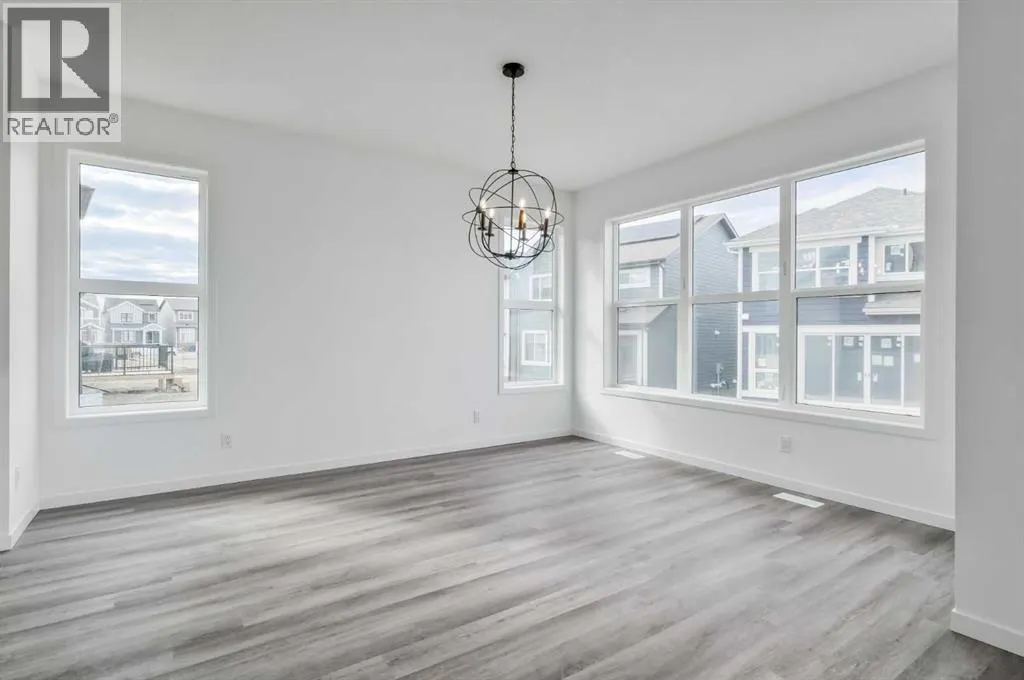 36 Magnolia Crescent SE