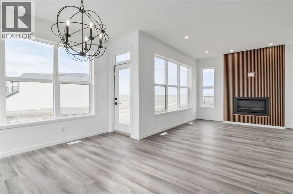 36 Magnolia Crescent SE
