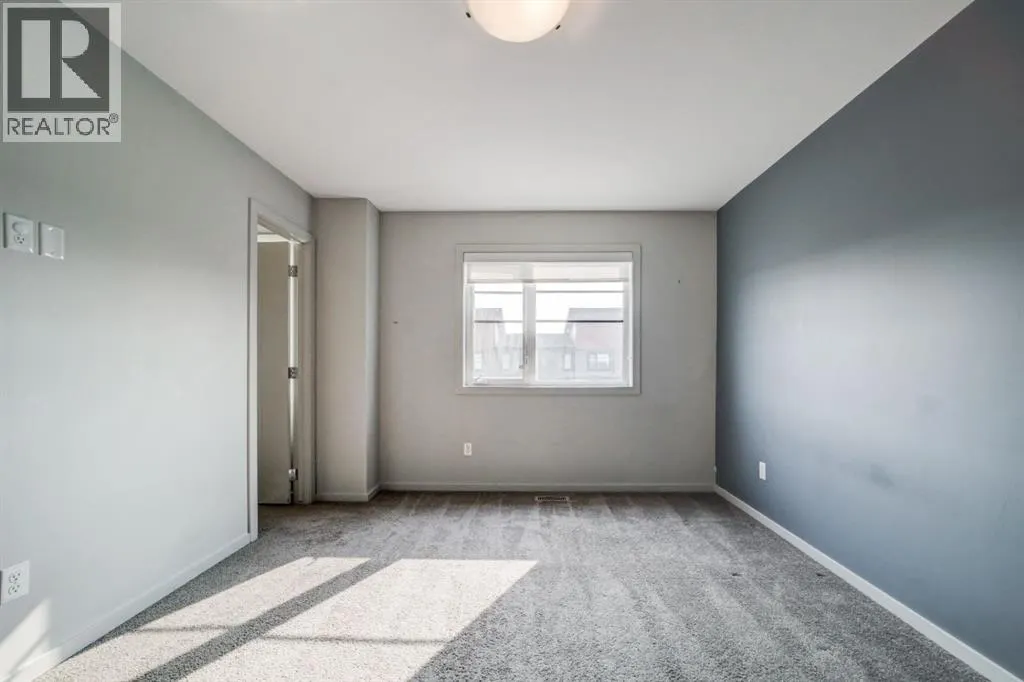 1, 486 Highlands Boulevard W