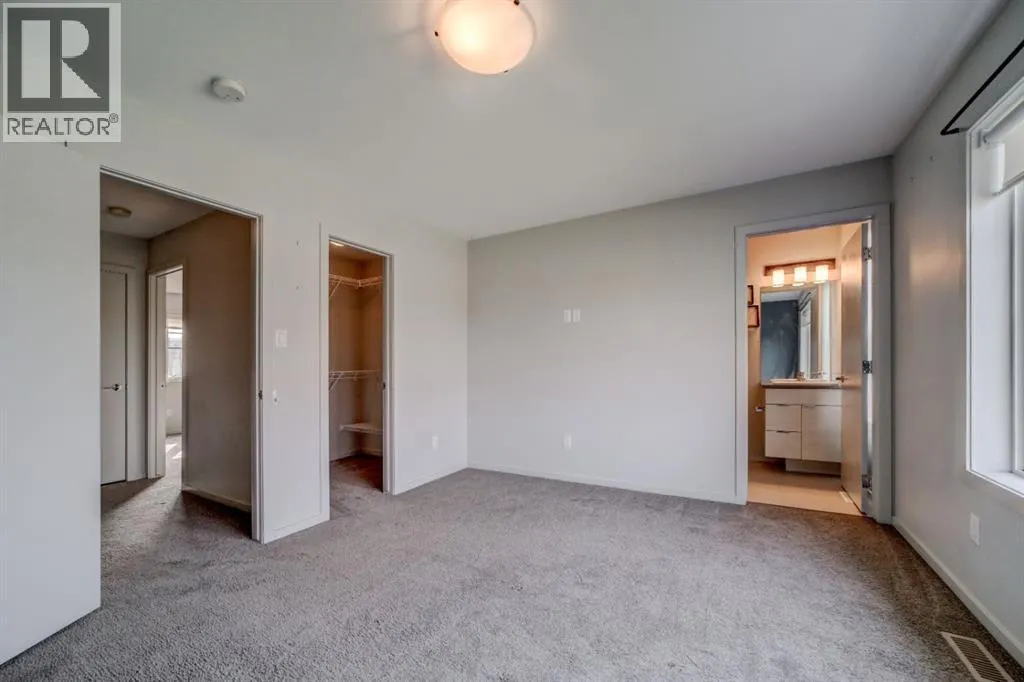 1, 486 Highlands Boulevard W