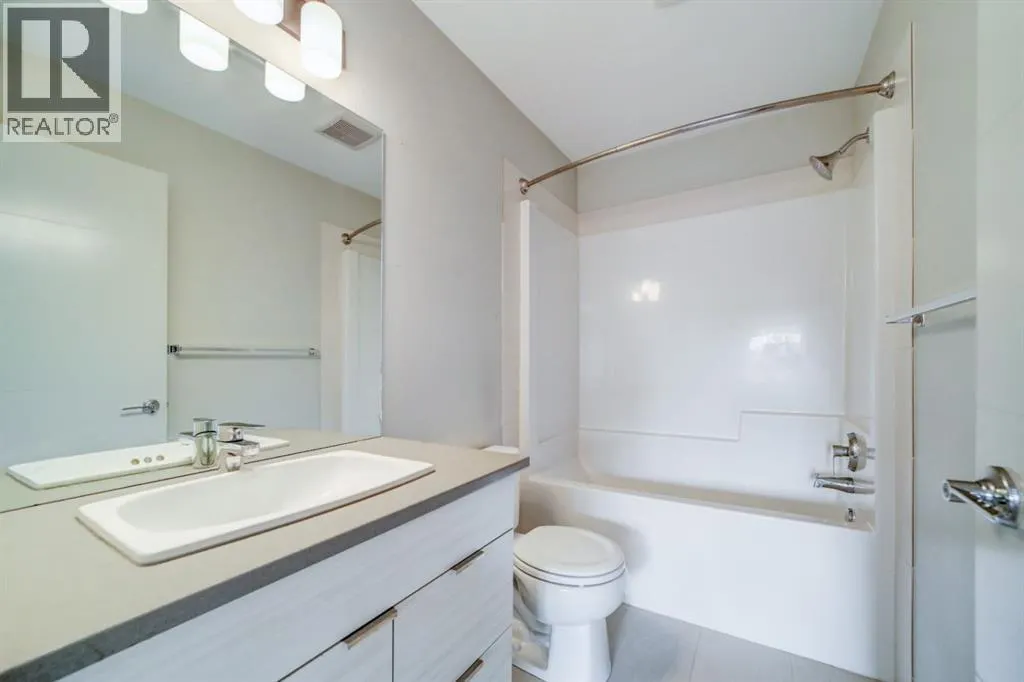 1, 486 Highlands Boulevard W