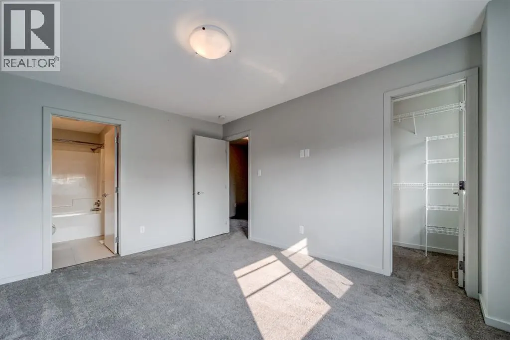 1, 486 Highlands Boulevard W