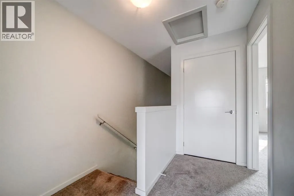 1, 486 Highlands Boulevard W