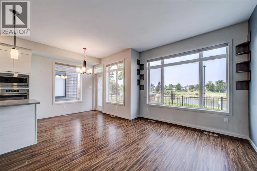 1, 486 Highlands Boulevard W