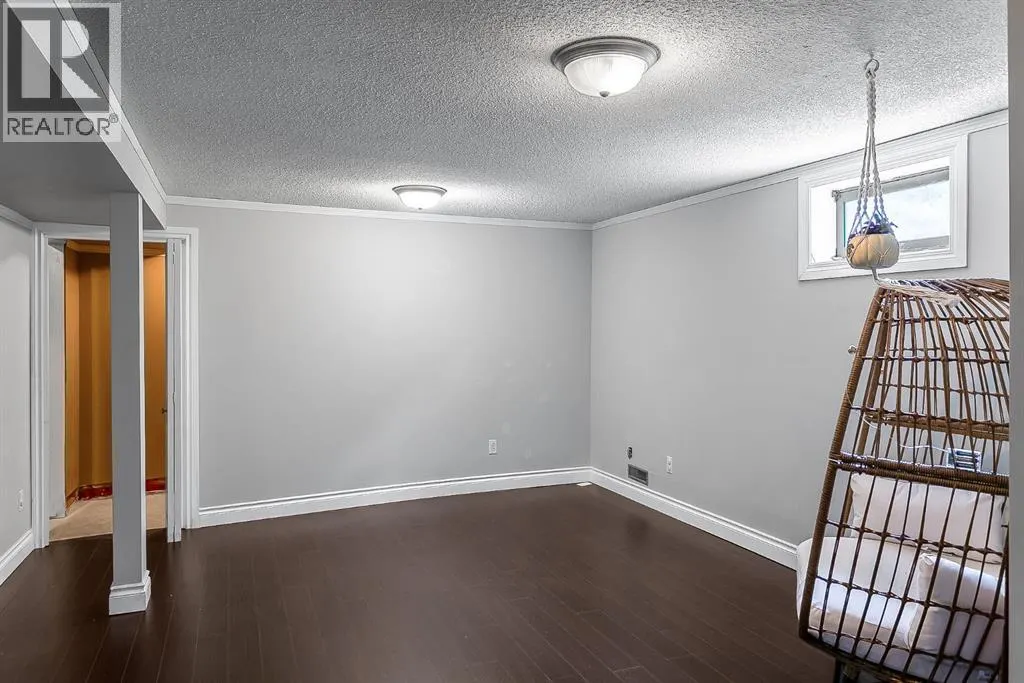 39 Edgeburn Crescent NW