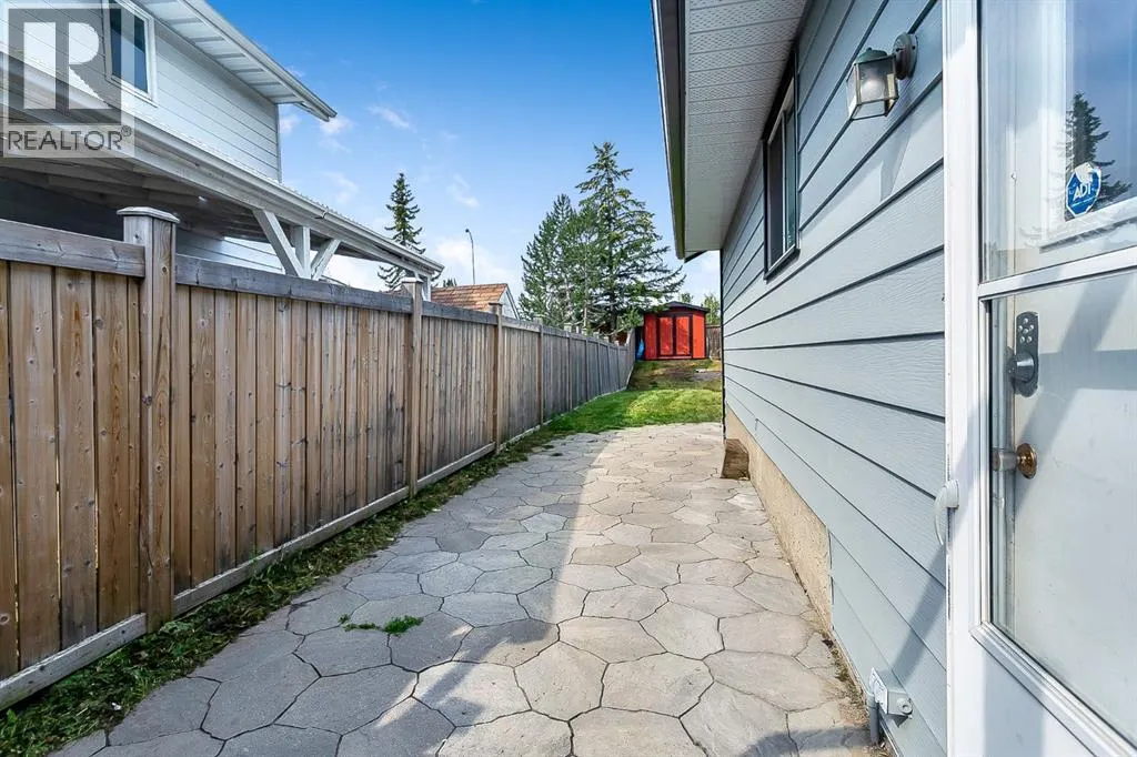 39 Edgeburn Crescent NW