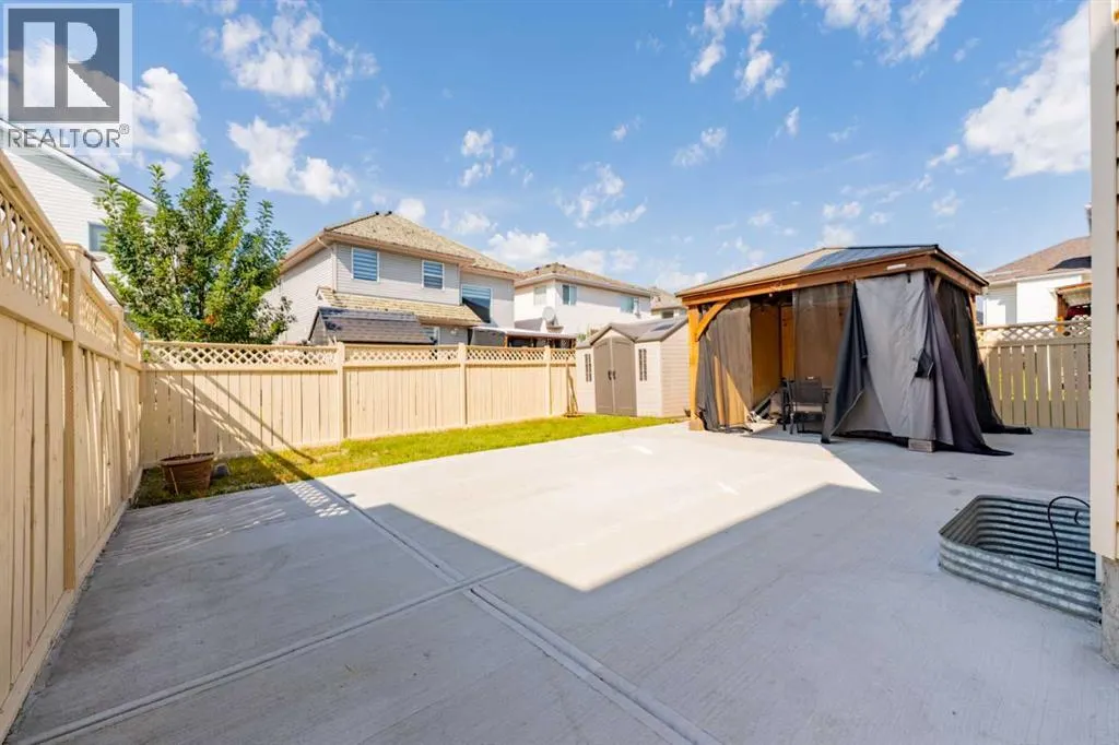 146 Coral Reef Close NE