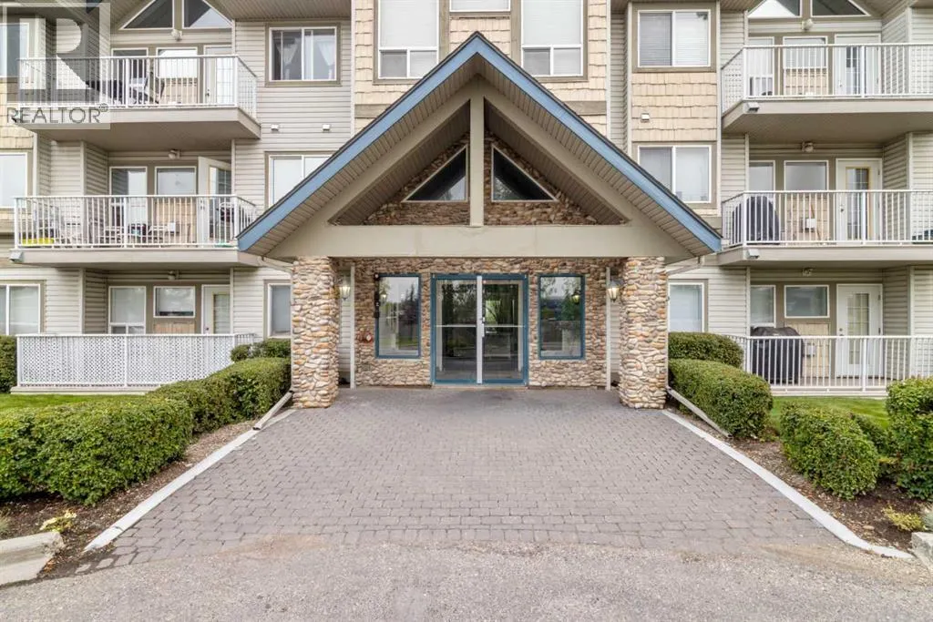 205, 7 Harvest Gold Manor NE
