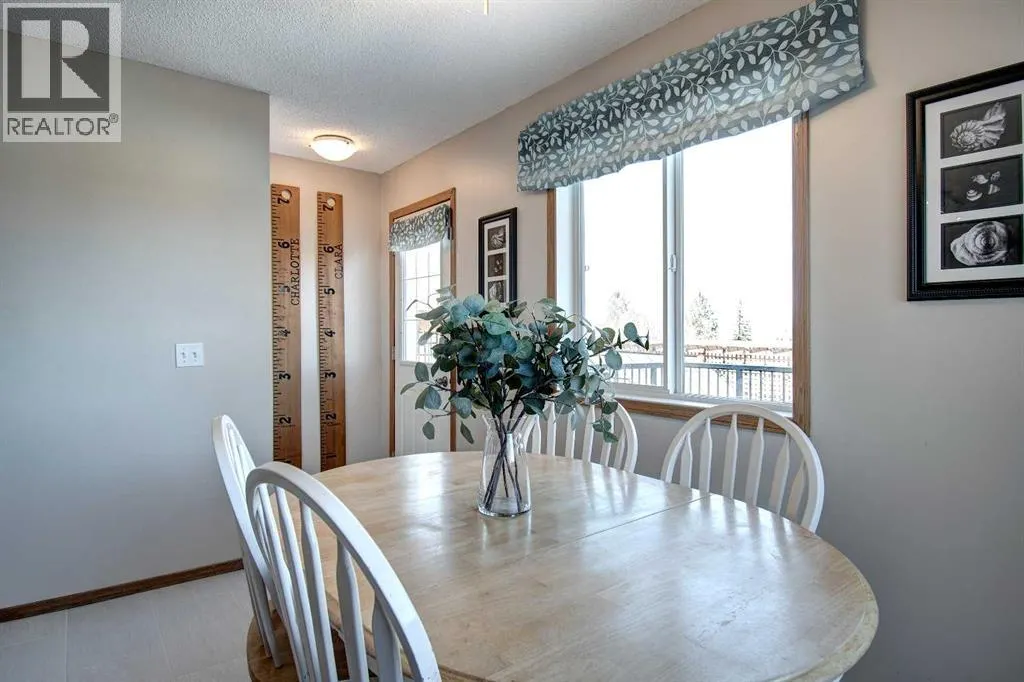 8 Canoe Circle SW