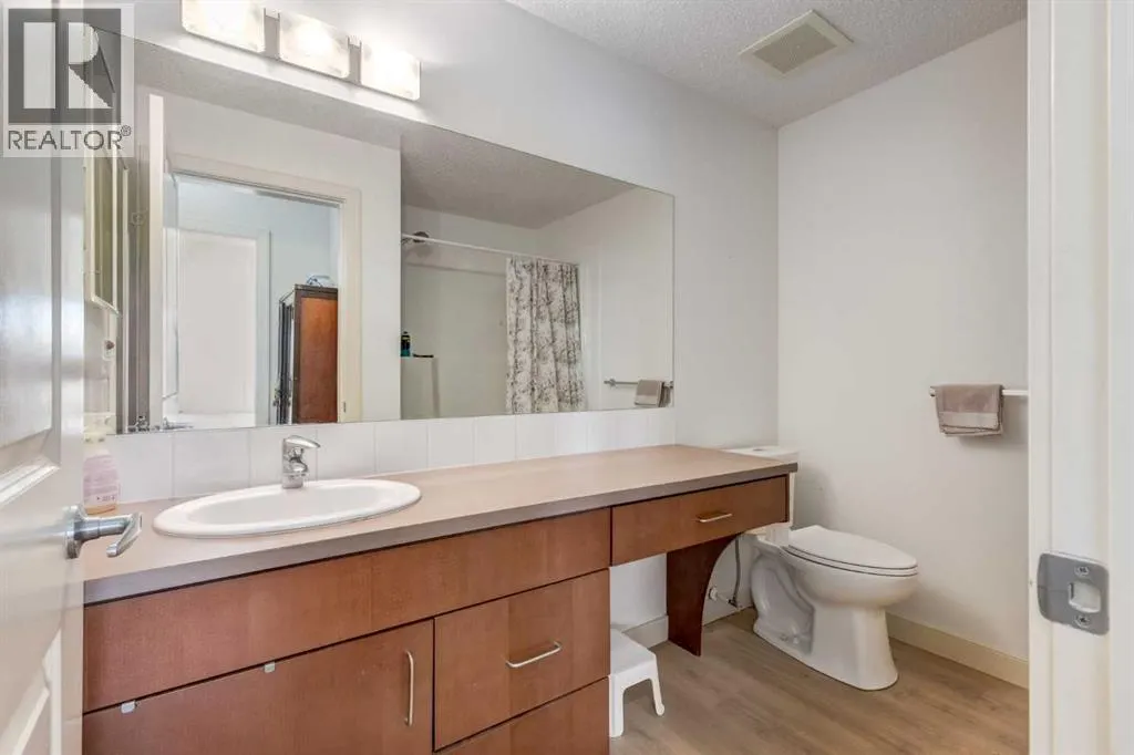 109, 162 Country Village Circle NE