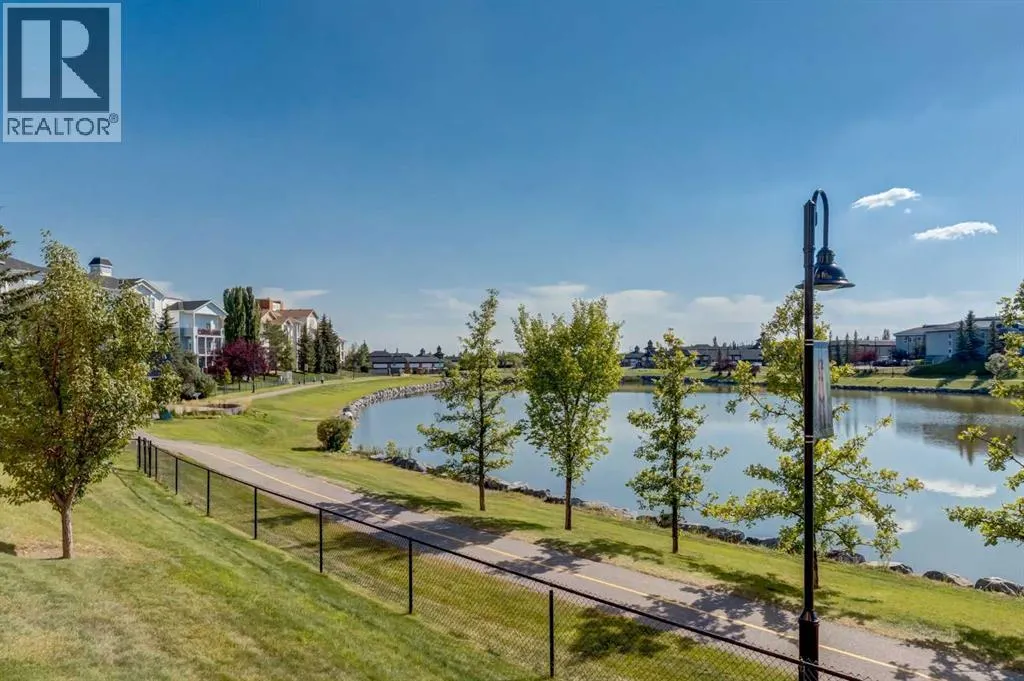 109, 162 Country Village Circle NE